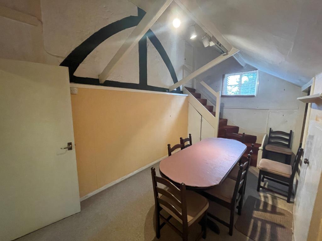 Lot: 121 - DETACHED FOUR-BEDROOM PERIOD PROPERTY FOR REFURBISHMENT - Dining room with exposed beams
